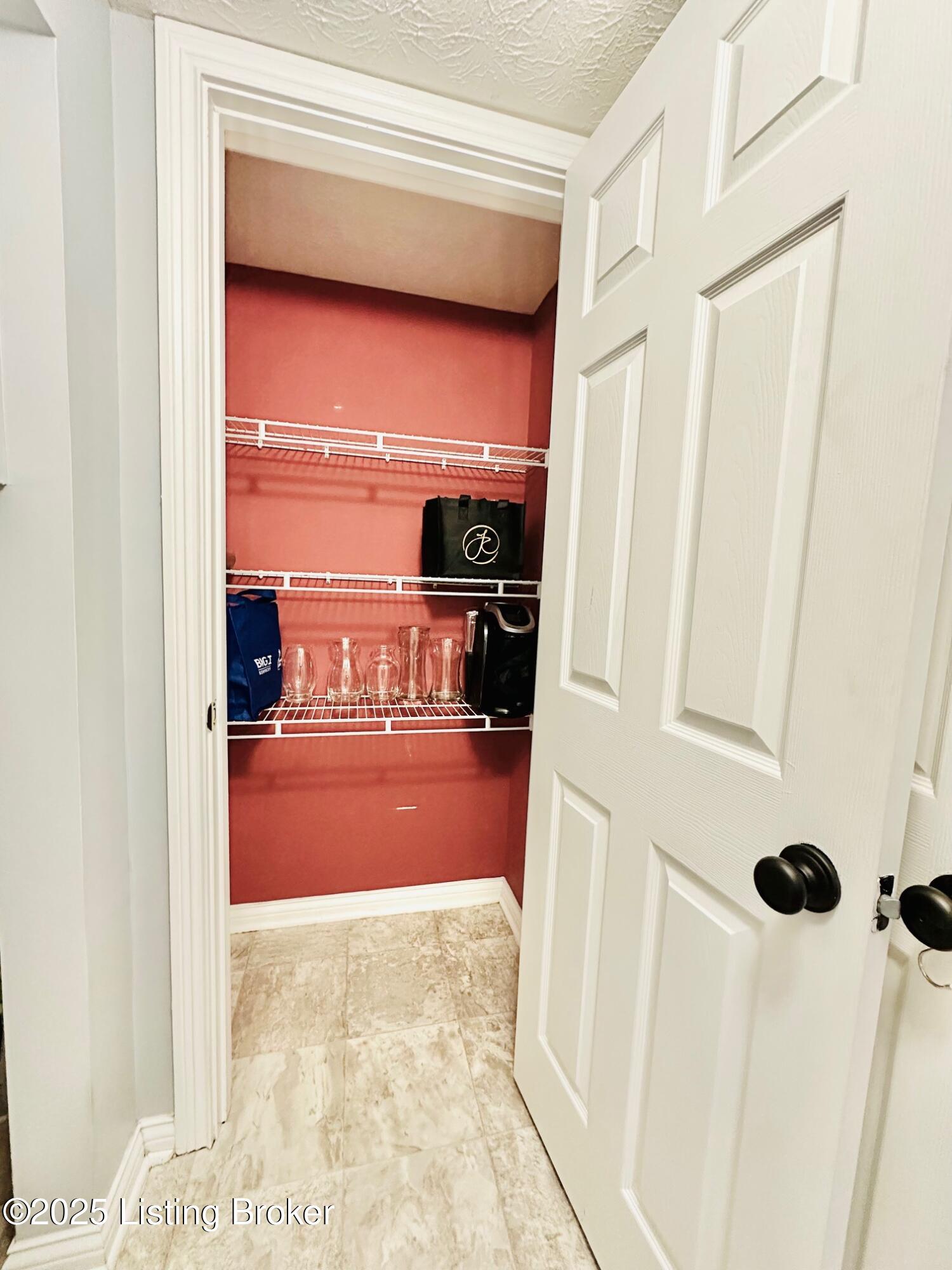 3236 Royal Troon Road Lexington, KY 40509 - Photo 34 of 40 Pantry
