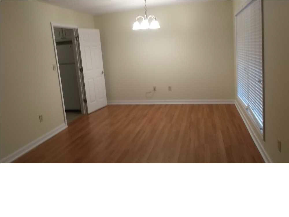 2262 Breckinridge Road Jackson, MS 39204 - Photo 3 of 13 Liv/ Din Combo