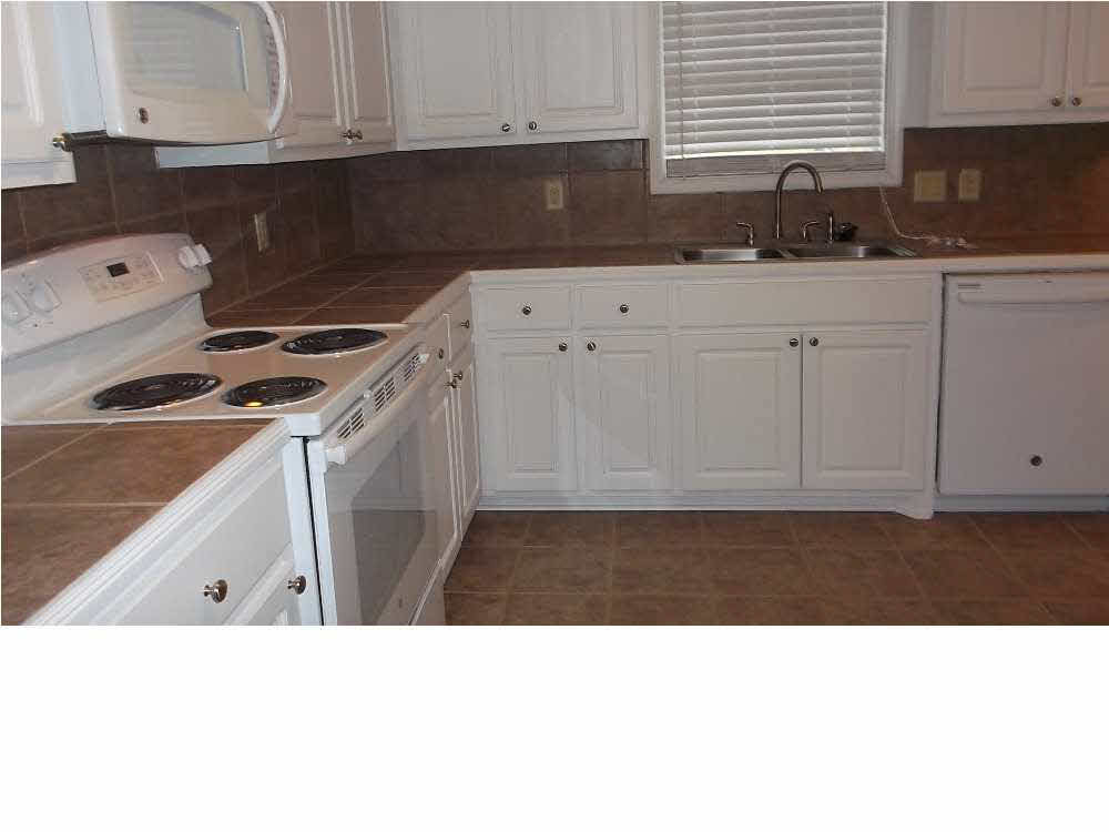 2262 Breckinridge Road Jackson, MS 39204 - Photo 5 of 13 Kitchen