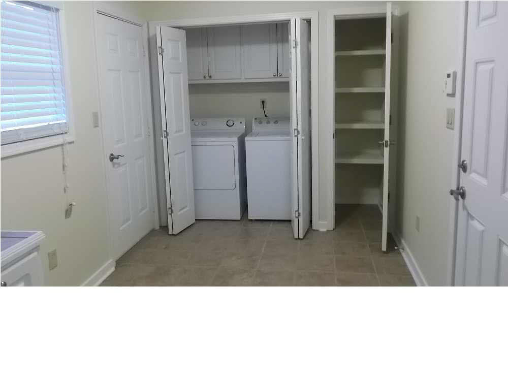 2262 Breckinridge Road Jackson, MS 39204 - Photo 7 of 13 Laundry Room