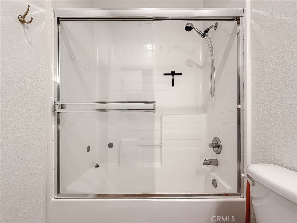 6834 Simmons Way Moorpark, CA 93021 - Photo 24 of 40 a bathroom with a shower