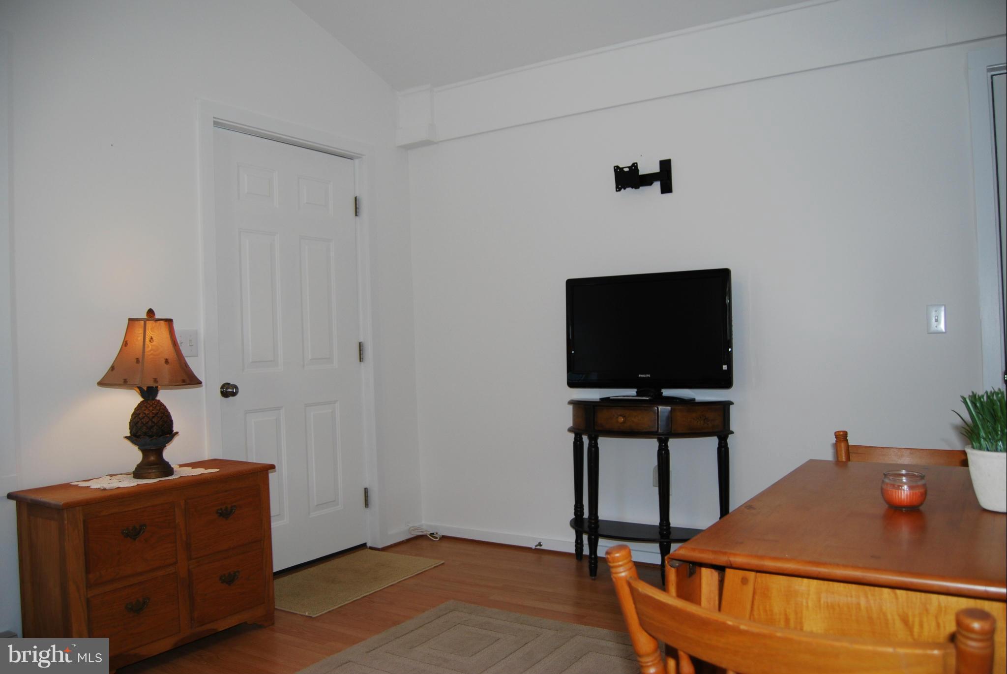 405 Greenspring Road Queenstown, MD 21658 - Photo 15 of 17 Living Room