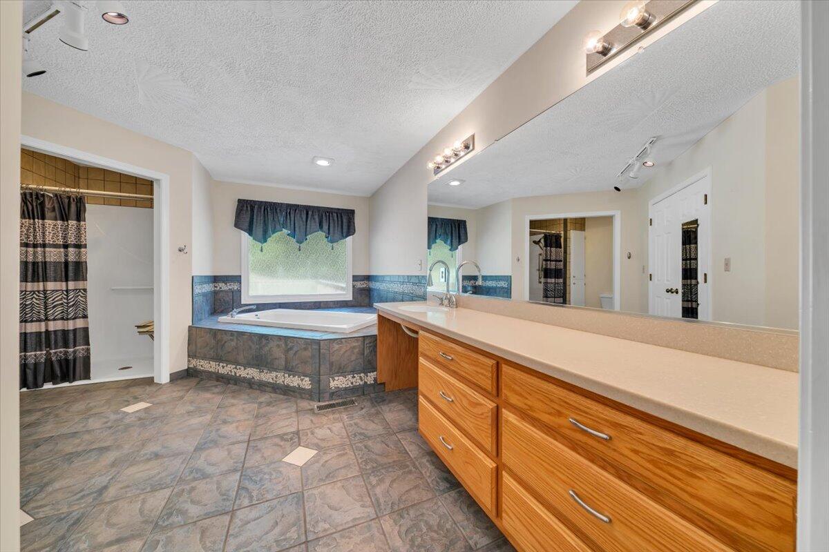 5145 Bradshaw Road Salem, VA 24153 - Photo 31 of 93 26-MIB01857