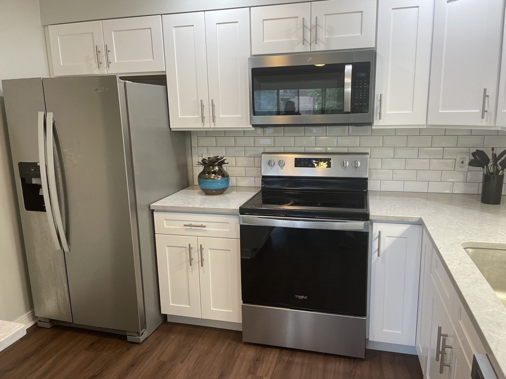 1004 Paradise Road, Unit W3B Swampscott, MA 01907 - Photo 4 of 15 Gallery Image 4