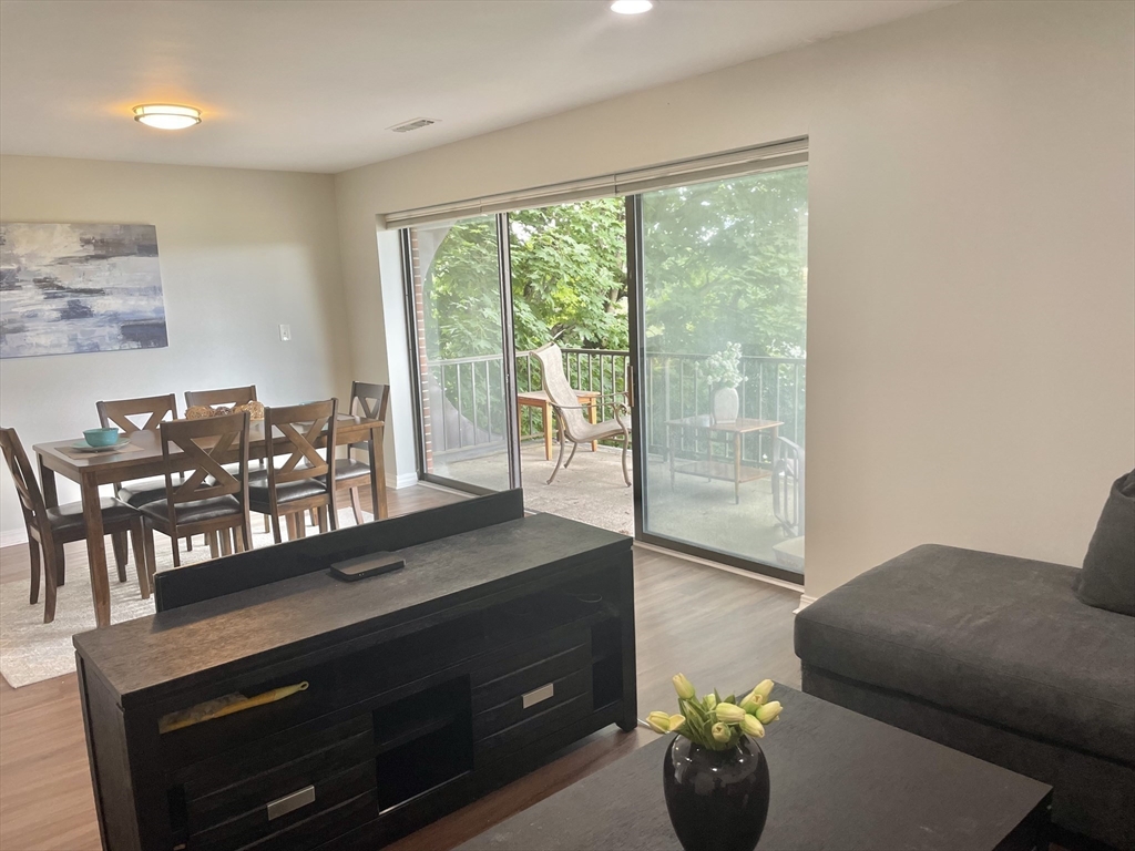 1004 Paradise Road, Unit W3B Swampscott, MA 01907 - Photo 5 of 15 Gallery Image 5