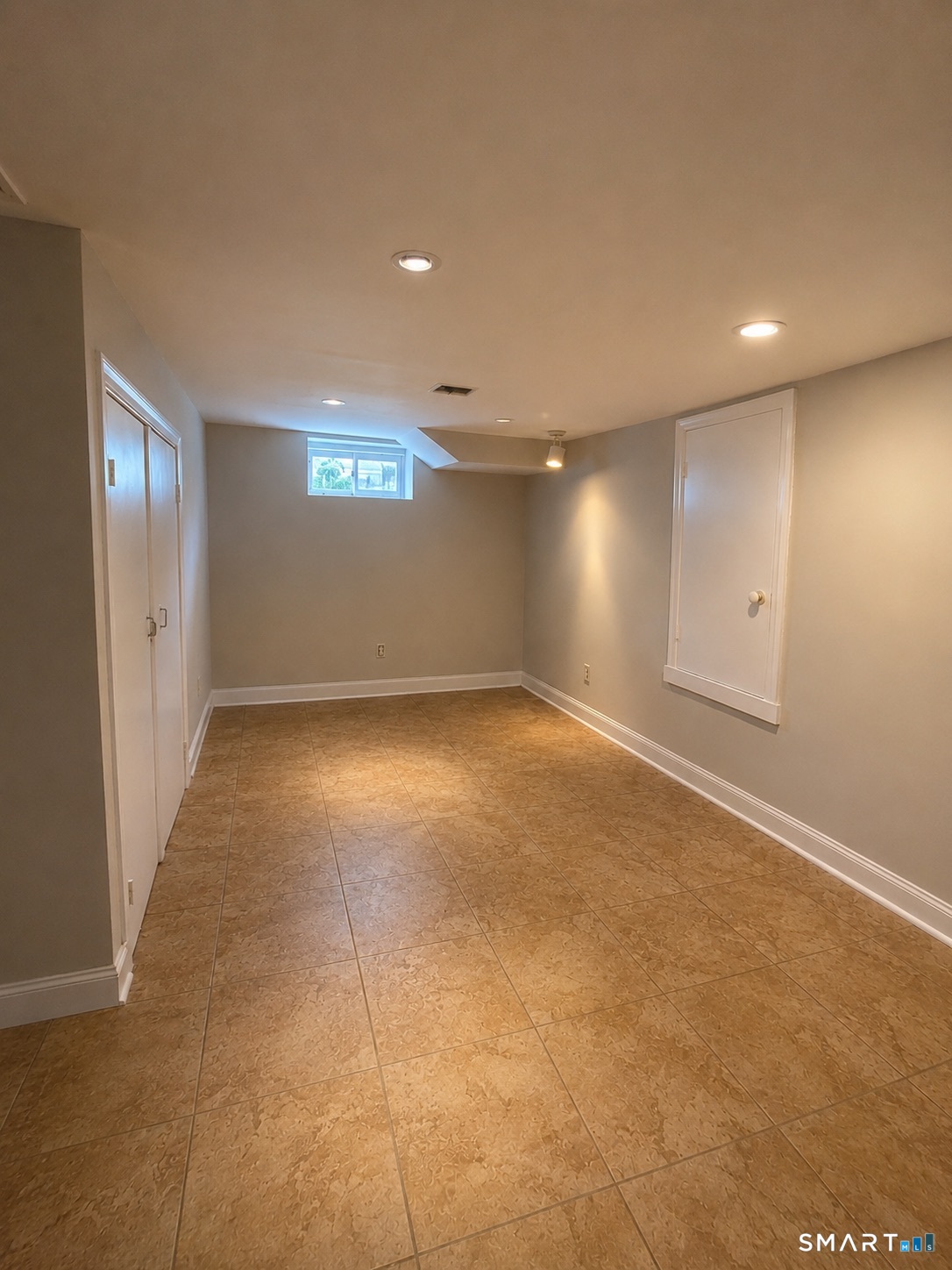 560 Old Town Road Trumbull, CT 06611 - Photo 20 of 25