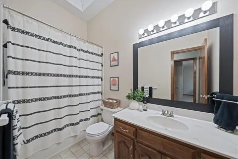 $405,000 | 9400 North Campbell Court, Kansas City, MO 64155