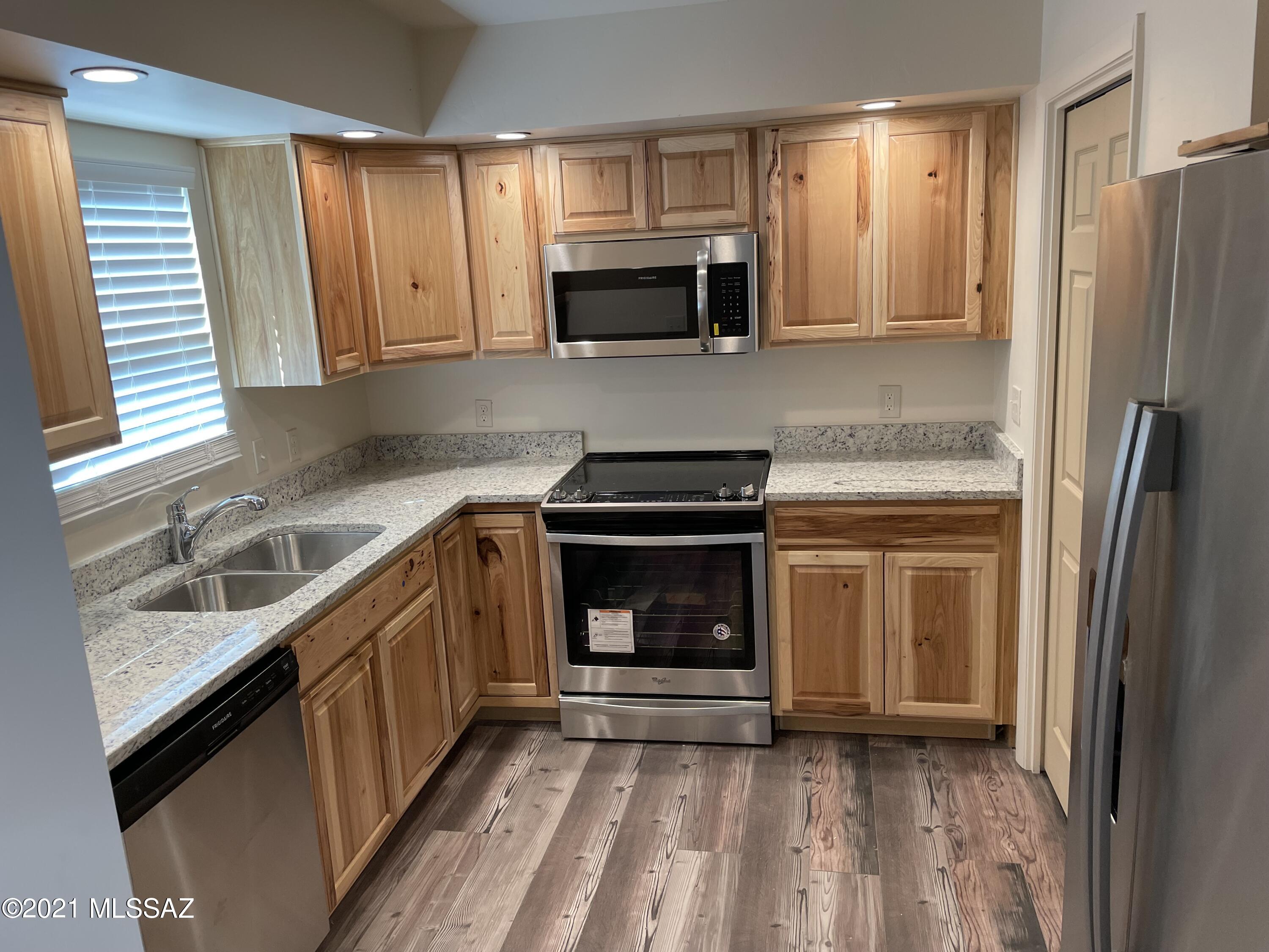 2545 East Spring Street, Unit 3 Tucson, AZ 85716 - Photo 2 of 25 IMG_2219