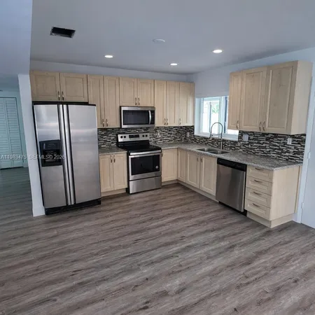 $4,000 | 9441 Caribbean Boulevard, Cutler Bay, FL 33189