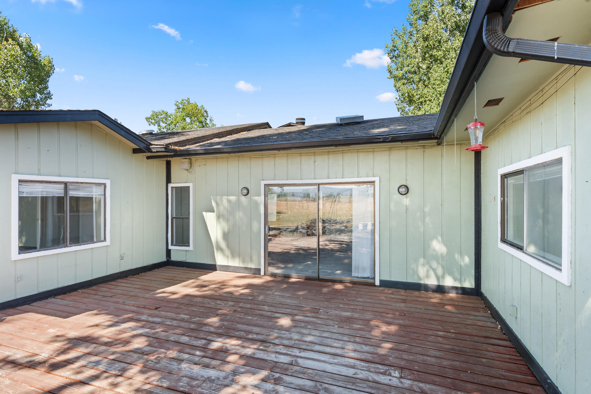 6606 Domino Road Central Point, OR 97502 - Photo 10 of 39 6606-domino-rd (derrick emmert)-09