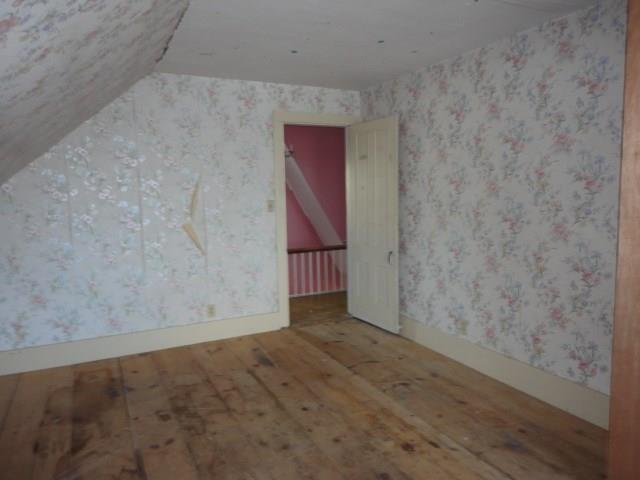 136 Falls Road Benton, ME 04901 - Photo 29 of 35 3RD FLOOR ROOM 1