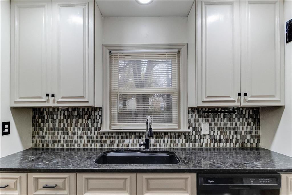 8107 Antioch Road Overland Park, KS 66204 - Photo 12 of 23