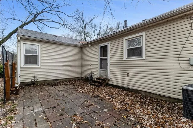 $285,000 | 8107 Antioch Road, Overland Park, KS 66204