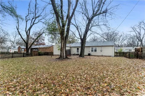 $274,500 | 8107 Antioch Road, Overland Park, KS 66204