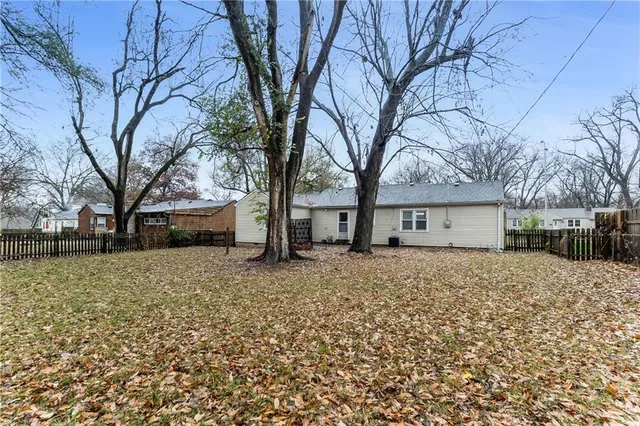 $285,000 | 8107 Antioch Road, Overland Park, KS 66204