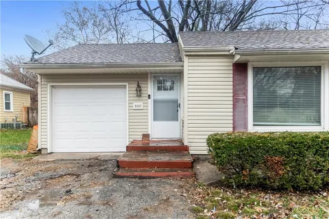 $274,500 | 8107 Antioch Road, Overland Park, KS 66204