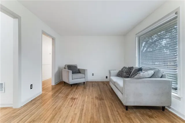 $285,000 | 8107 Antioch Road, Overland Park, KS 66204