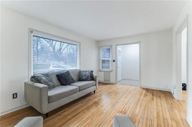 $285,000 | 8107 Antioch Road, Overland Park, KS 66204