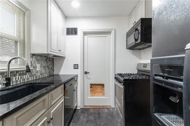 $285,000 | 8107 Antioch Road, Overland Park, KS 66204