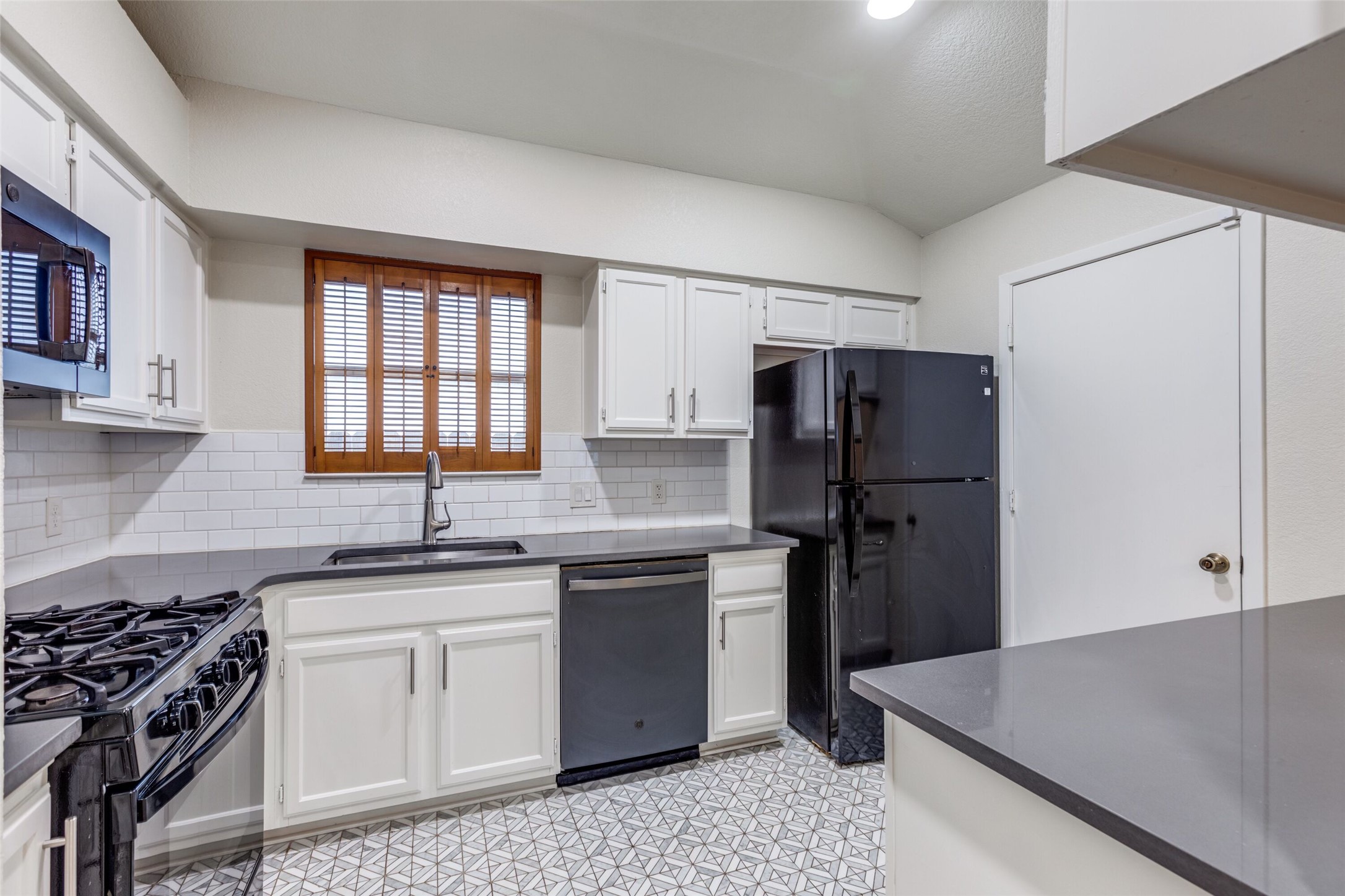 900 Angleton Cove Austin, TX 78748 - Photo 5 of 12