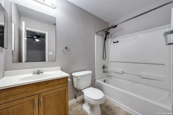 $1,400 | 6402 Summit Oak, Unit 1, San Antonio, TX 78229