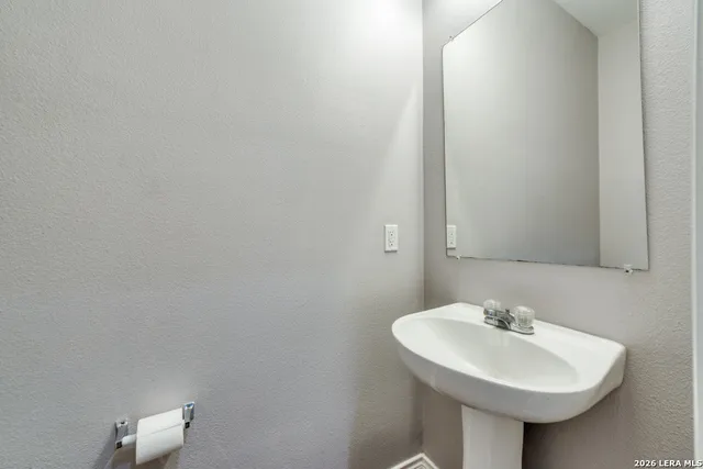 $1,475 | 6402 Summit Oak, Unit 1, San Antonio, TX 78229