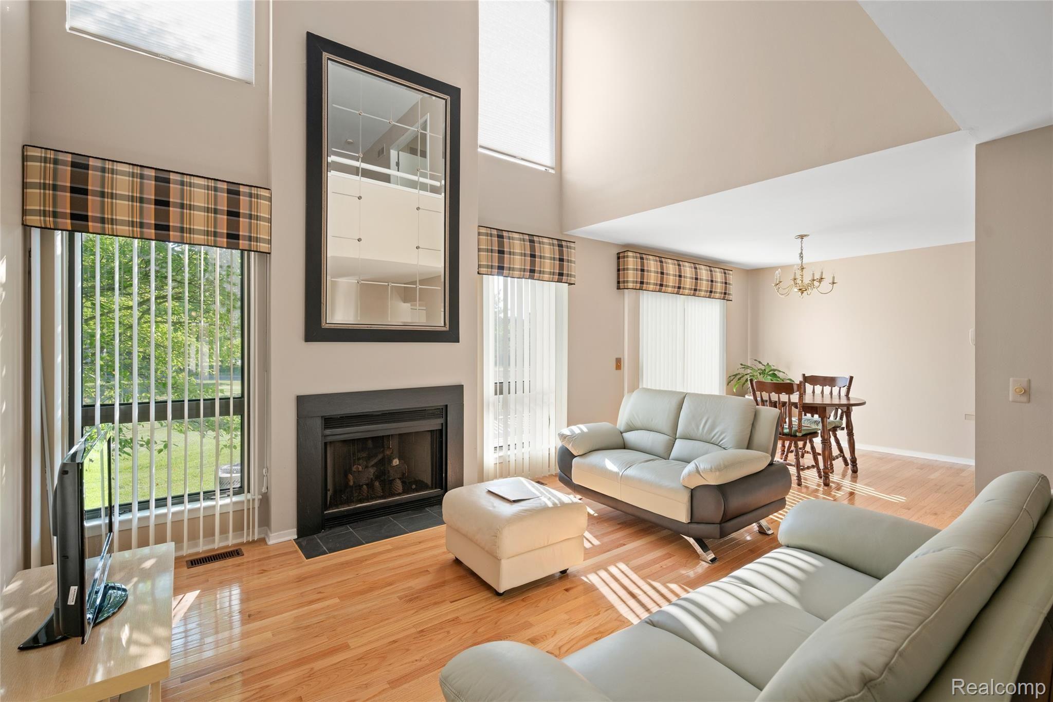 706 Preston Court Rochester, MI 48307 - Photo 10 of 29 Preston-10.jpg