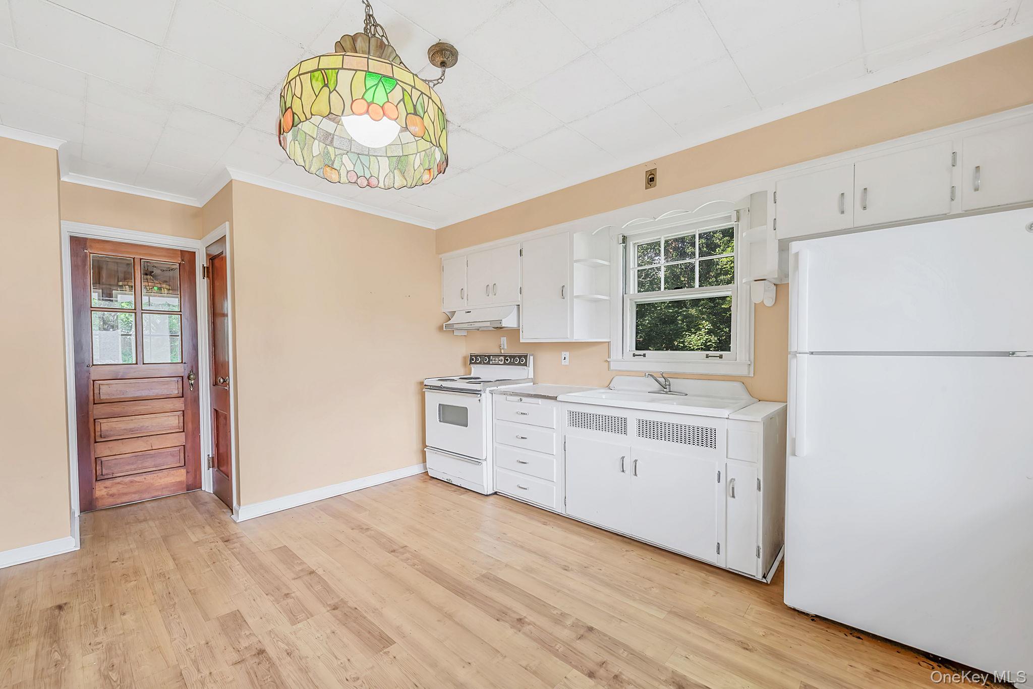 8 Triton Road Rocky Point, NY 11778 - Photo 7 of 21 Gallery Image 7