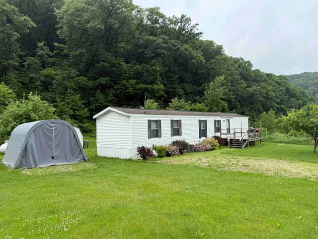 $56,900 | 1930 Hideaway Hills Lane, Unit 29, Lansing, IA 52151