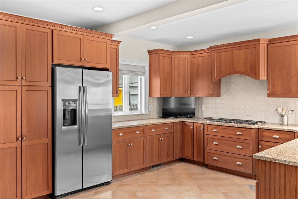 14 Maypole Road Quincy, MA 02169 - Photo 10 of 42 Gallery Image 10