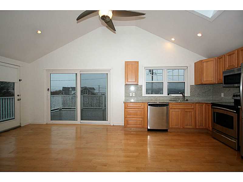 20 Crescent Road Middletown, RI 02842 - Photo 9 of 20 Kitchen.