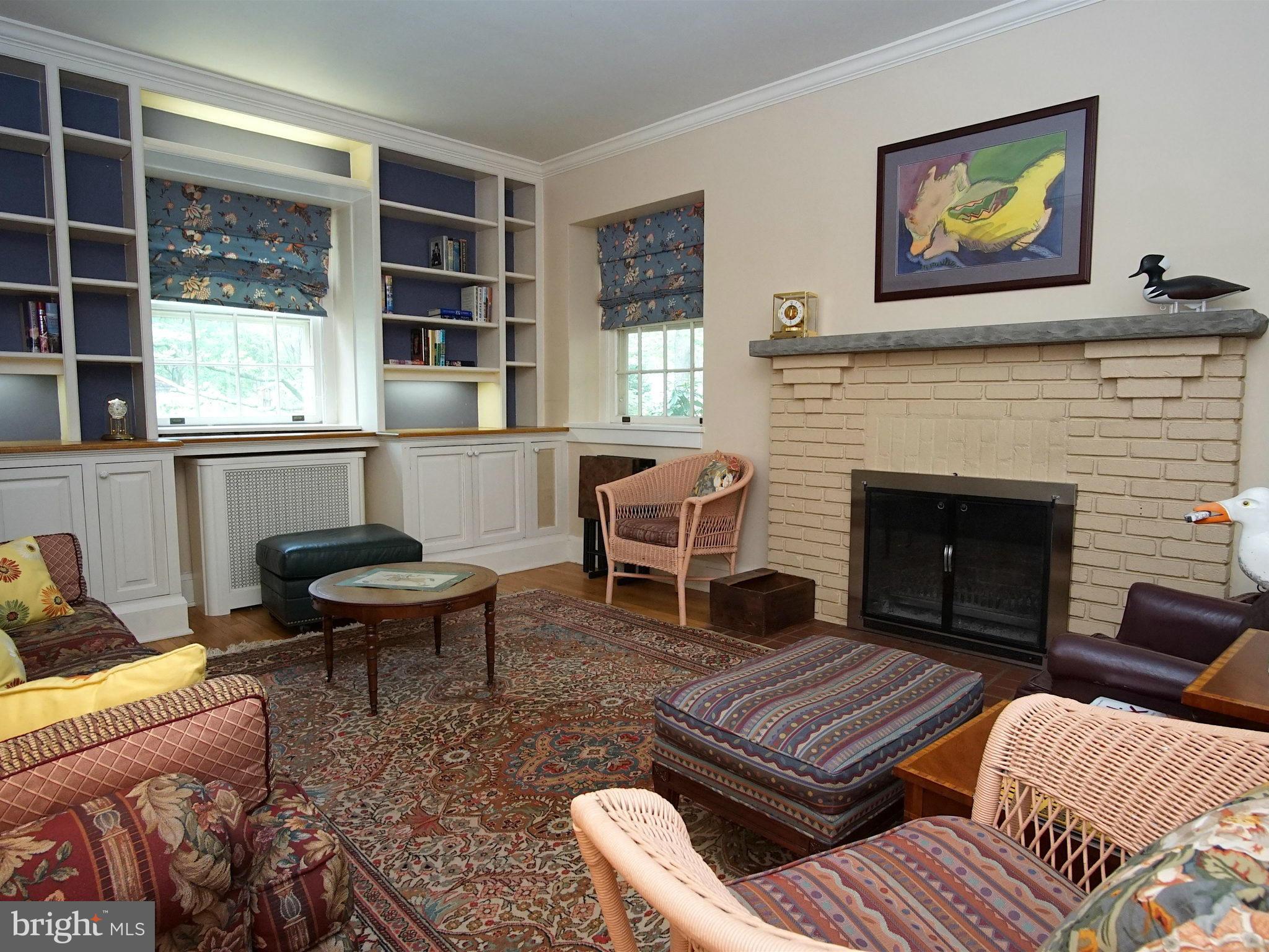 17 Aigburth Road Baltimore, MD 21286 - Photo 7 of 25 Living Room