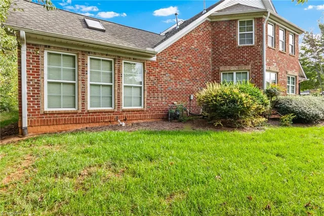 $379,900 | 106 Queensbury Drive, Winston-Salem, NC 27127