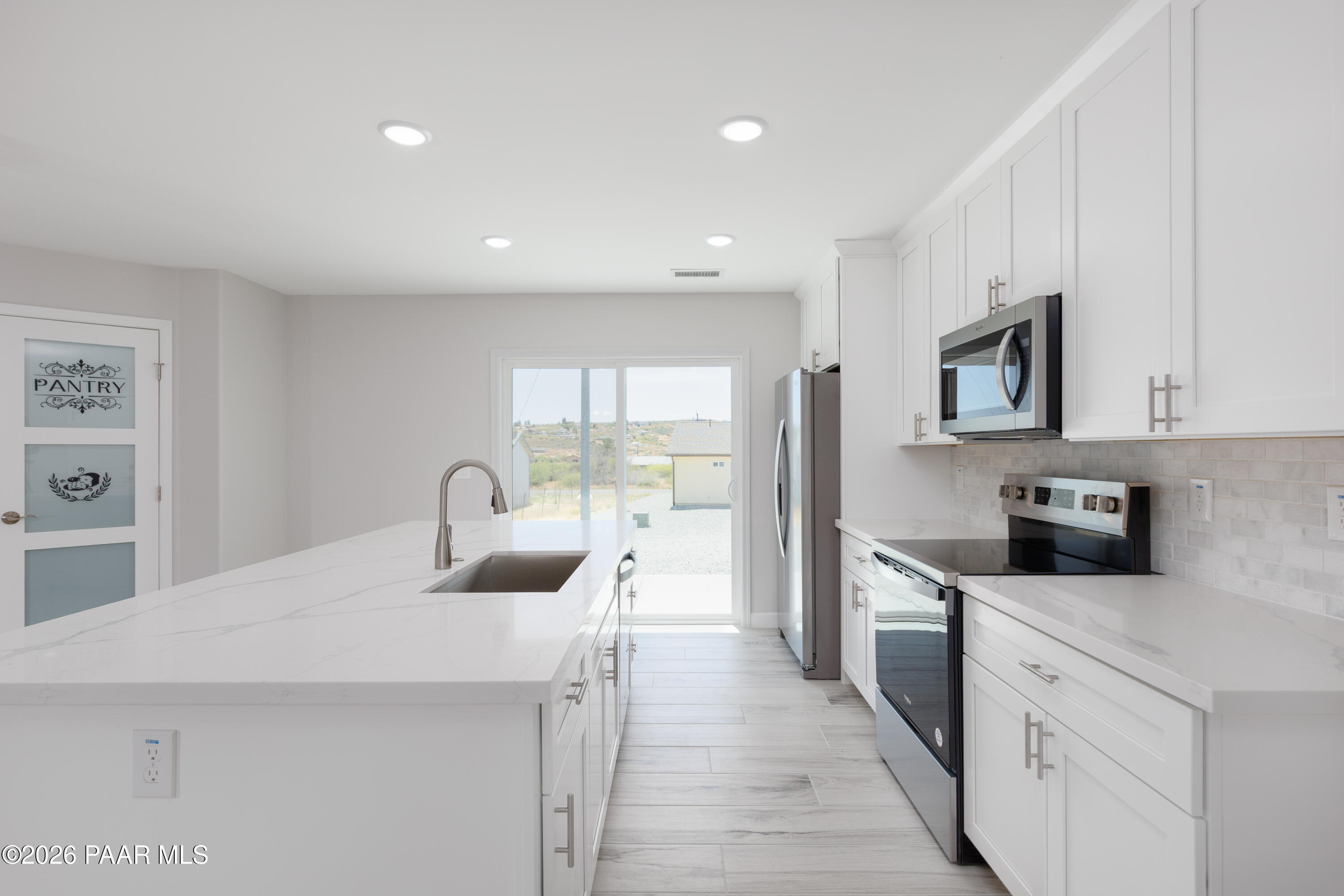 20275 East Mesa Verde Road Mayer, AZ 86333 - Photo 12 of 33 Kitchen