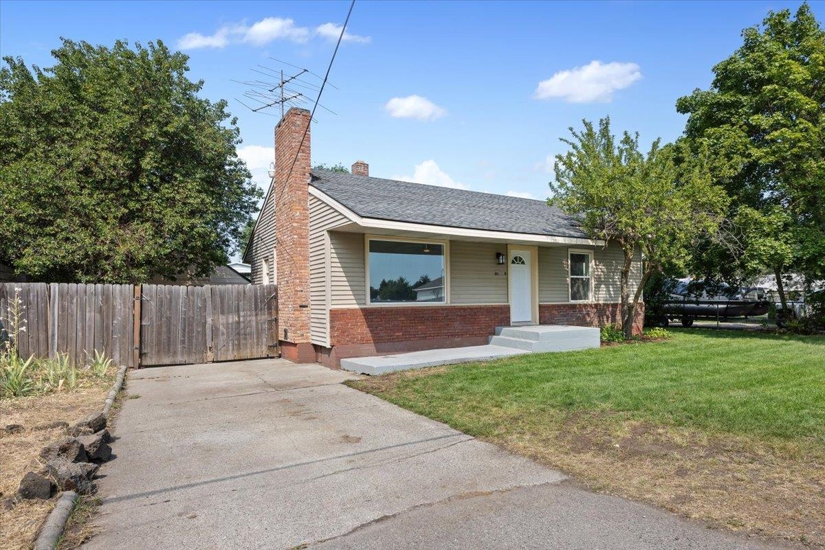 811 North Bessie Road Spokane Valley, WA 99212 - Photo 2 of 18