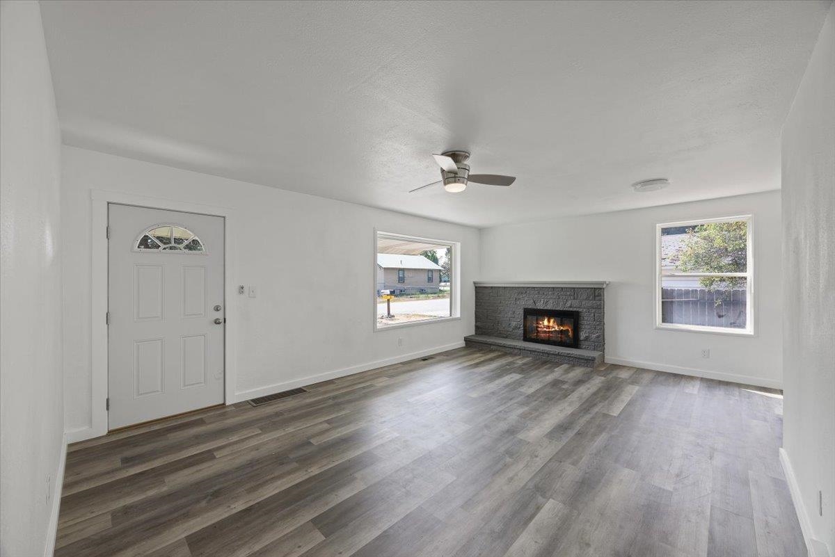 811 North Bessie Road Spokane Valley, WA 99212 - Photo 3 of 18
