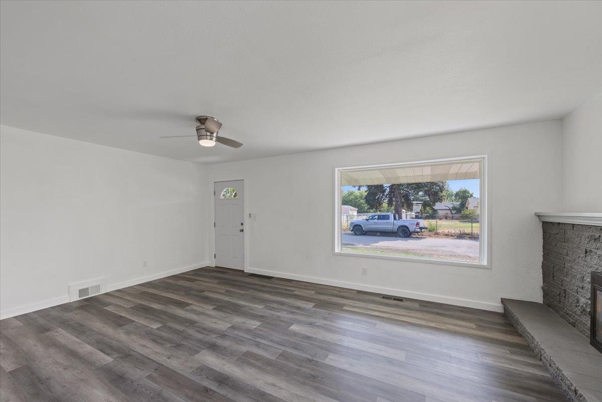 811 North Bessie Road Spokane Valley, WA 99212 - Photo 5 of 18