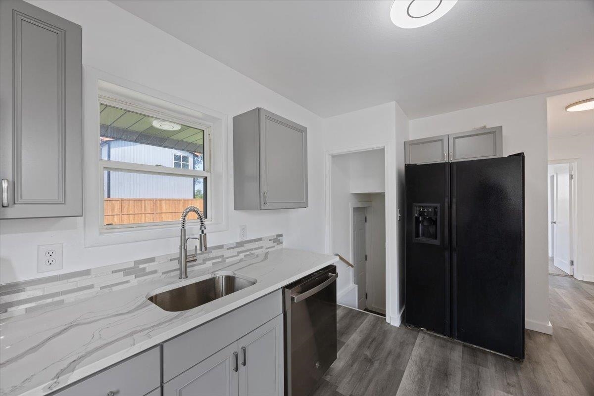 811 North Bessie Road Spokane Valley, WA 99212 - Photo 8 of 18