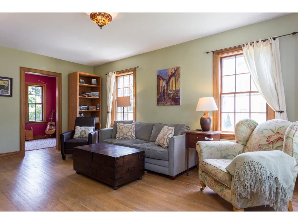 8 Colonial Road Kittery, ME 03904 - Photo 3 of 24