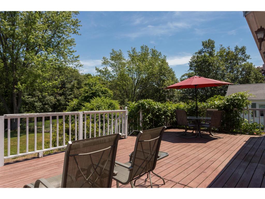8 Colonial Road Kittery, ME 03904 - Photo 21 of 24