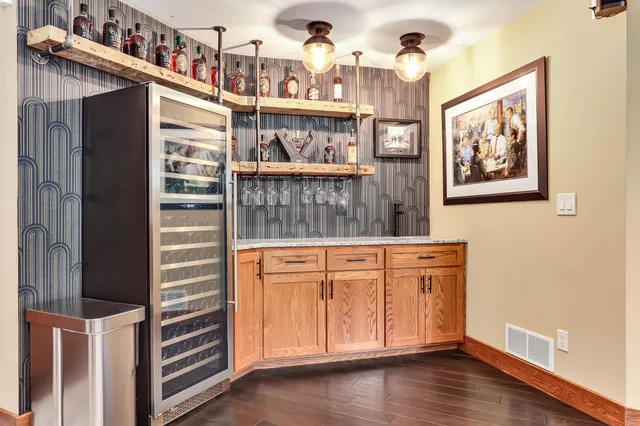 $5,750 | 2012 West Laurel Avenue, Minneapolis, MN 55405