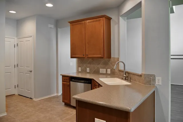 $183,000 | 13600 Breton Ridge Street, Unit 26C, Houston, TX 77070