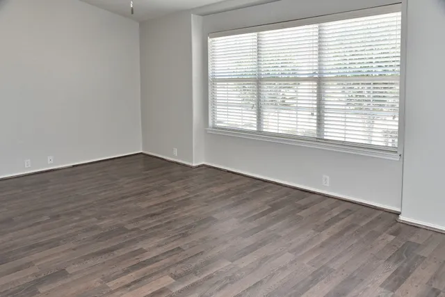 $183,000 | 13600 Breton Ridge Street, Unit 26C, Houston, TX 77070