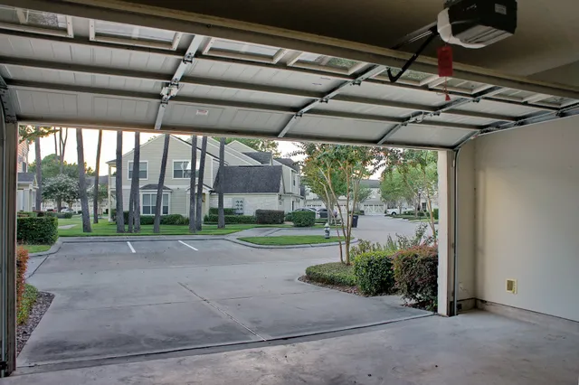 $183,000 | 13600 Breton Ridge Street, Unit 26C, Houston, TX 77070