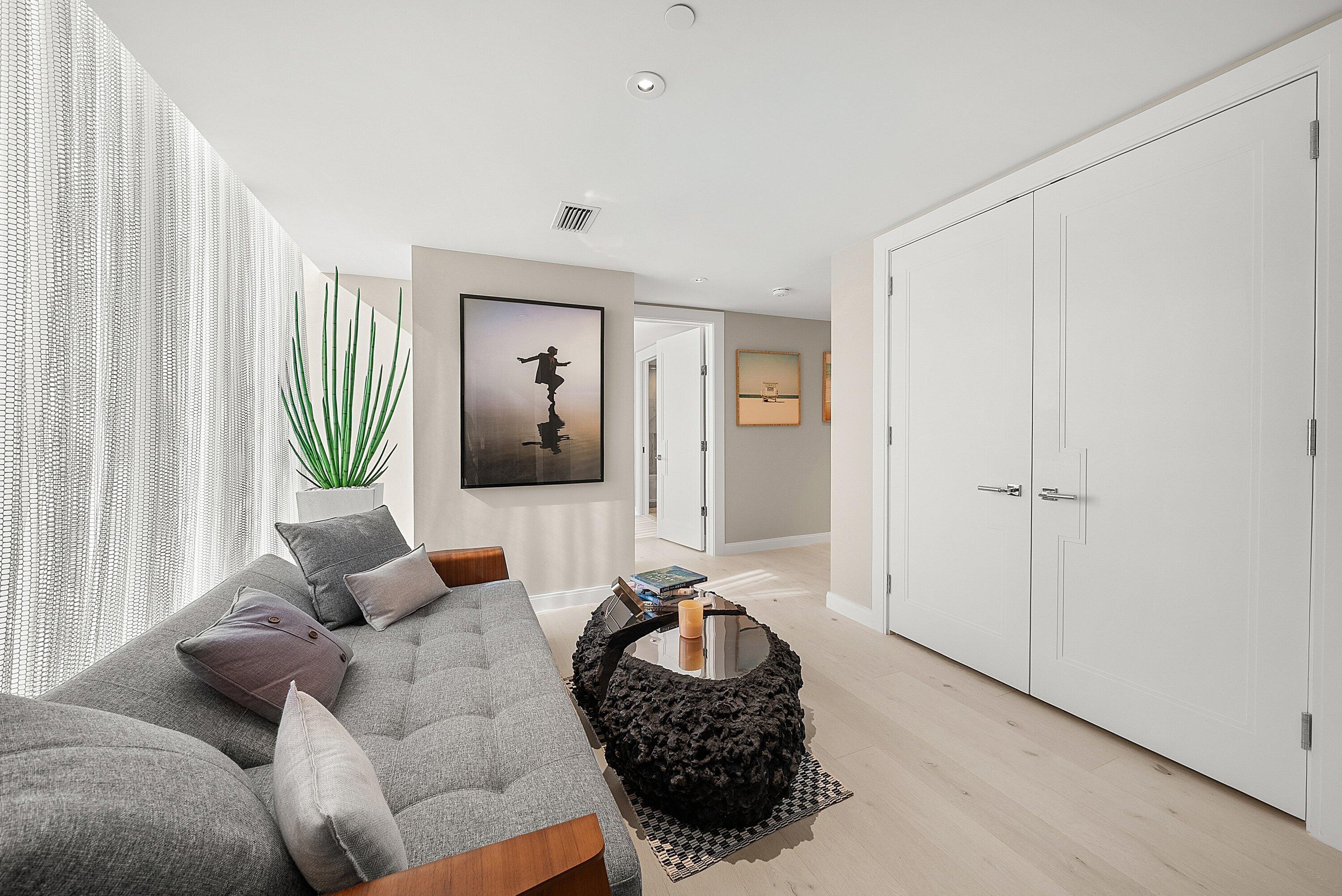 3550 South Ocean Boulevard, Unit 7C South Palm Beach, FL 33480 - Photo 5 of 66 Foyer