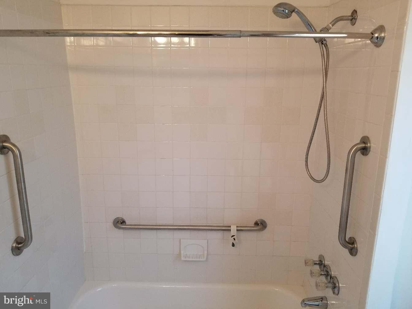 506 Park Road Northwest Washington, DC 20010 - Photo 18 of 18 Shower