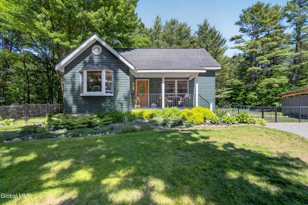 $449,000 | 8 Hemlock Drive, Schroon Lake, NY 12870