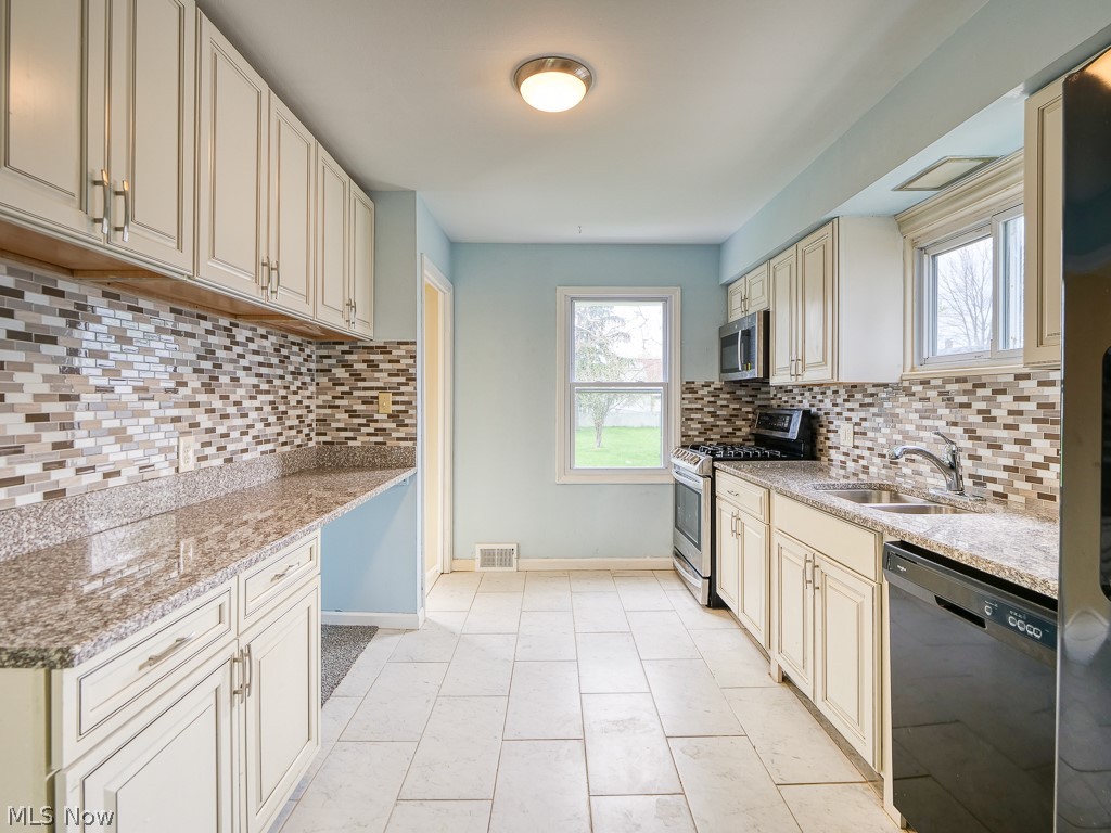 6025 Smith Road Brook Park, OH 44142 - Photo 4 of 35