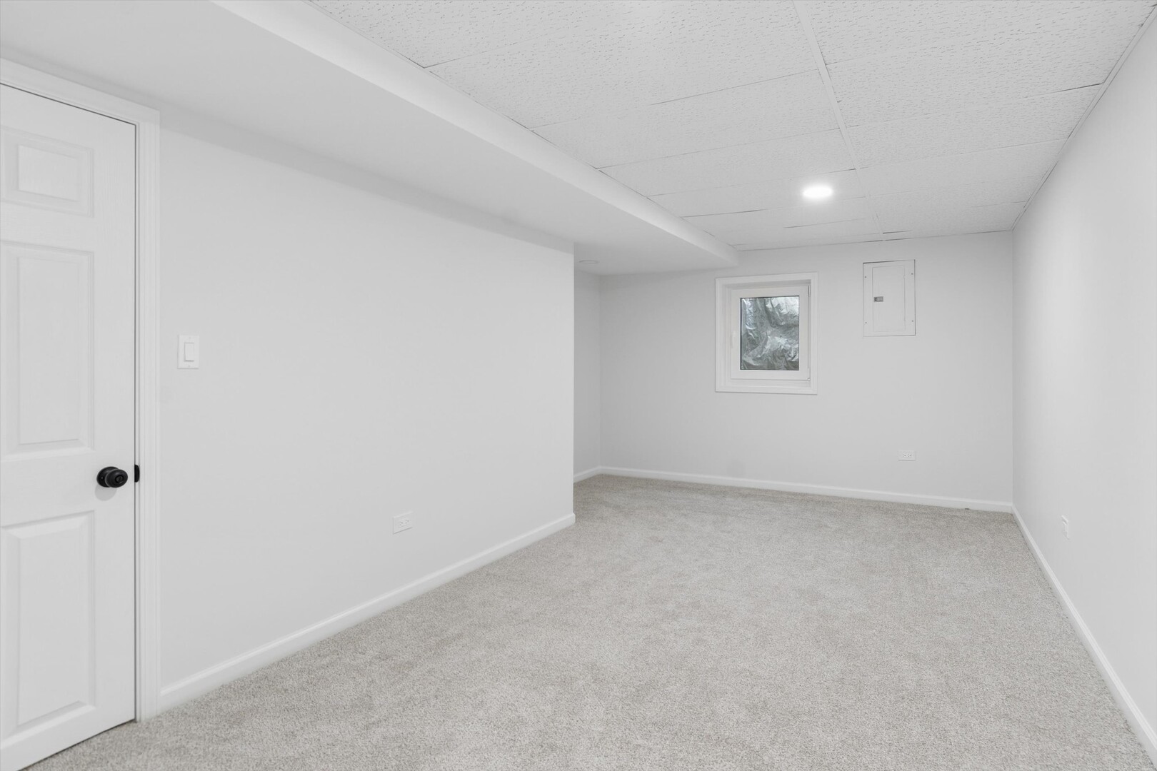 731 South River Road Naperville, IL 60540 - Photo 20 of 27 a view of an empty room