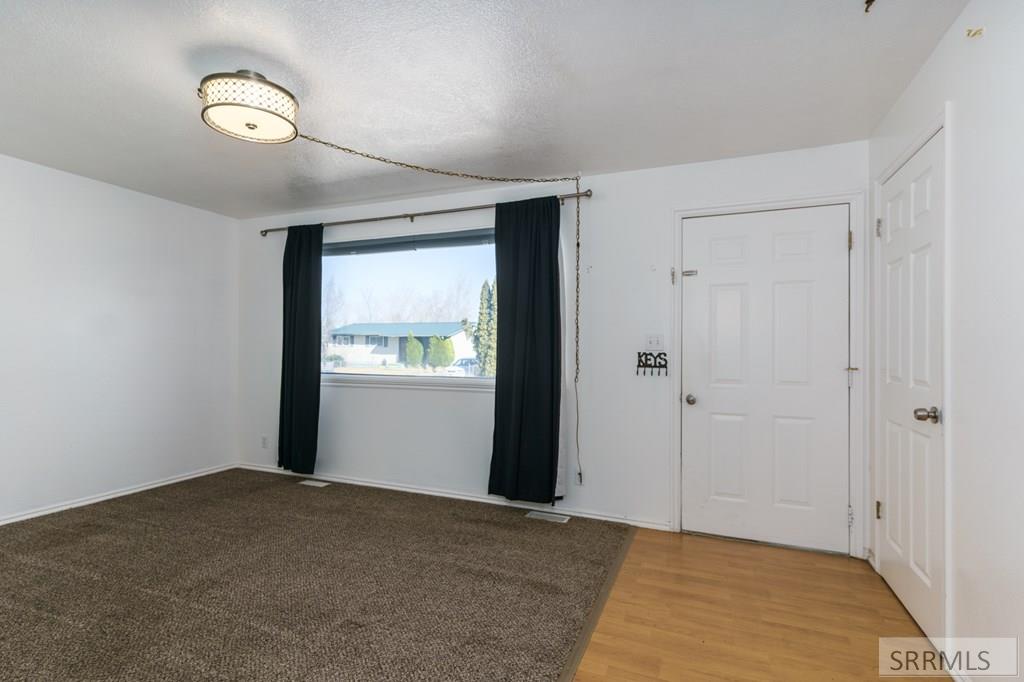 4633 Tahoe Place Chubbuck, ID 83202 - Photo 3 of 44